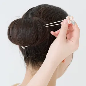 【セミロング①着物】清潔感と上品さを兼ね備えたくるりぱ仕立てのシニヨン　STEP６