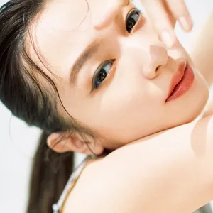 メイク　リップ　グリッター　森絵梨佳