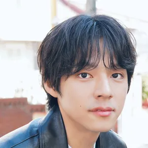 ウォンビン（RIIZE）風　髪型　ヘアスタイル　ほつれパーマ×マッシュウルフヘア　正面