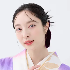 【卒業式袴ヘアアレンジ・ミディアム➁】ツンツン毛束感が可愛い♡ 韓国っぽカチモリヘア